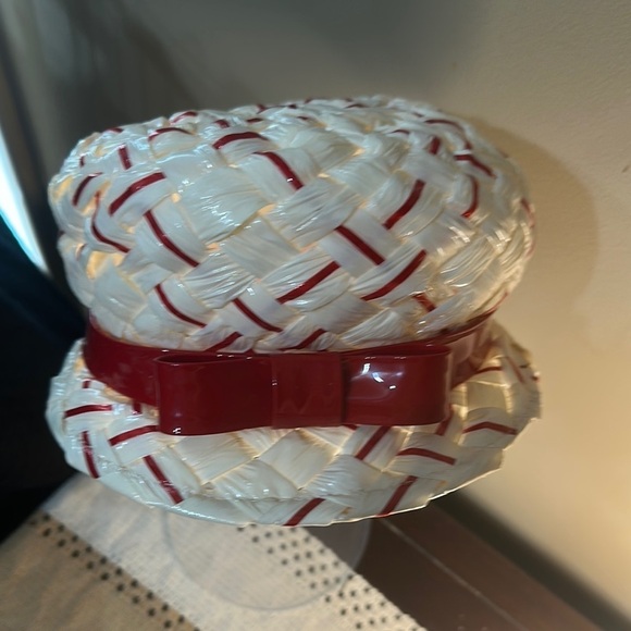 None Accessories - Vintage Red and White Woven Hat with Bow